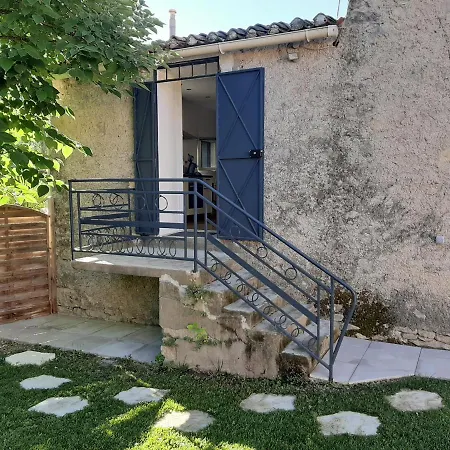 Location 45 M² - 2 Ch Avec Jardin Privatif Holiday home *