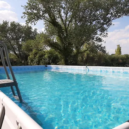 Holiday home Location 45 M² - 2 Ch Avec Jardin Privatif Gailhan