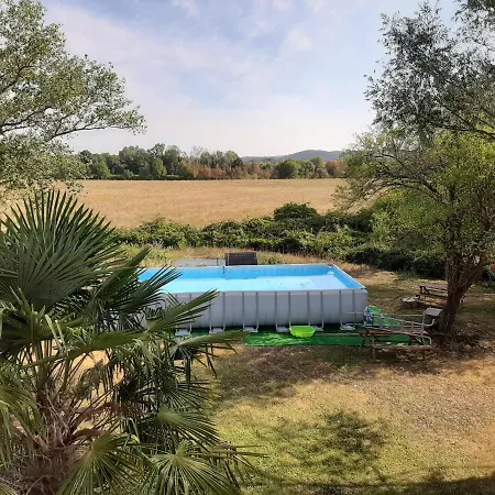 Location 45 M² - 2 Ch Avec Jardin Privatif Vakantiehuis