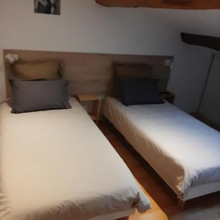 Location 45 M² - 2 Ch Avec Jardin Privatif